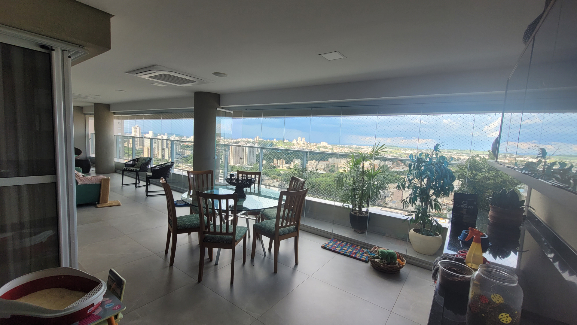 Sacada envidraçada com vista panorâmica